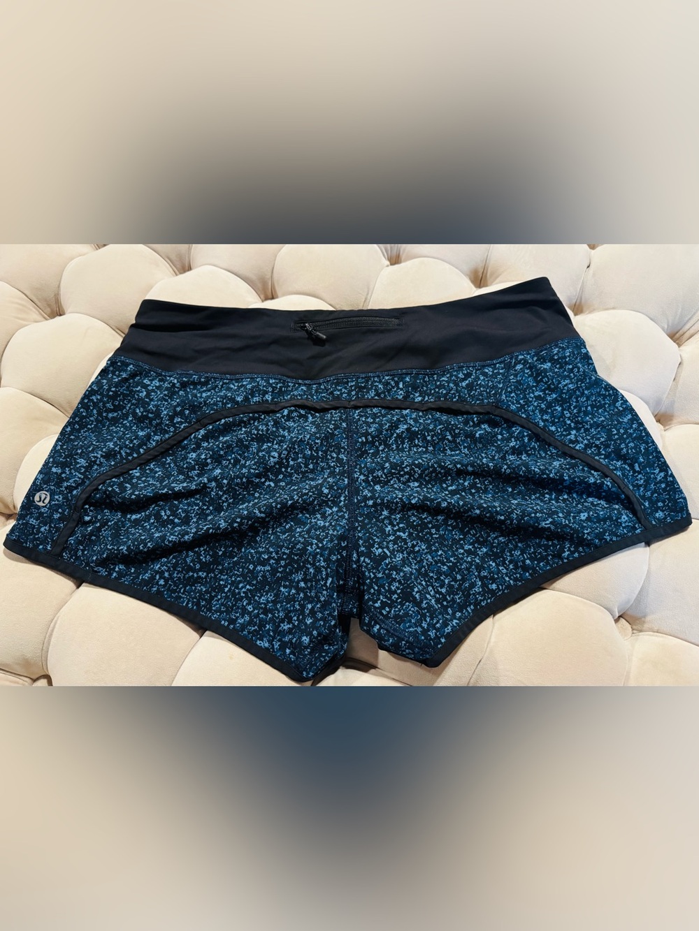 Lululemon Speed Up Shorts Blue Black Print Size 10